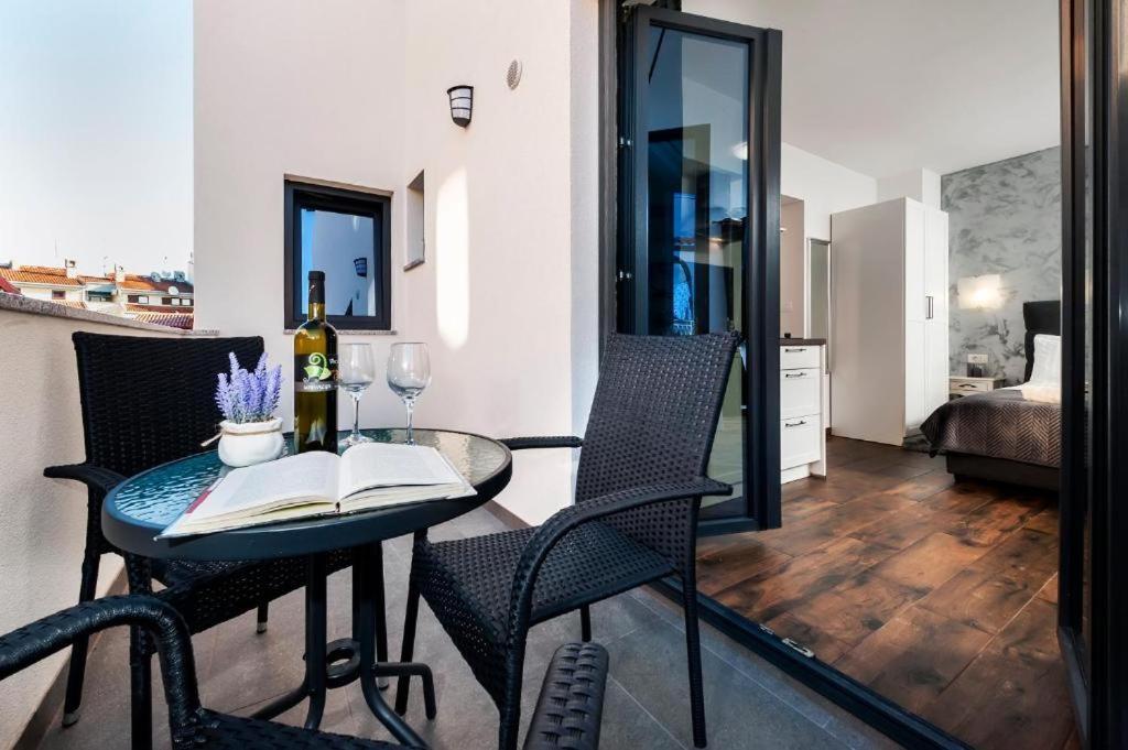 Deluxe A&a - 2 Apartment *