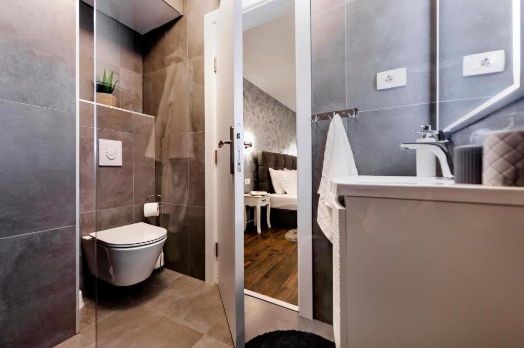Apartment Deluxe A&a - 2 *
