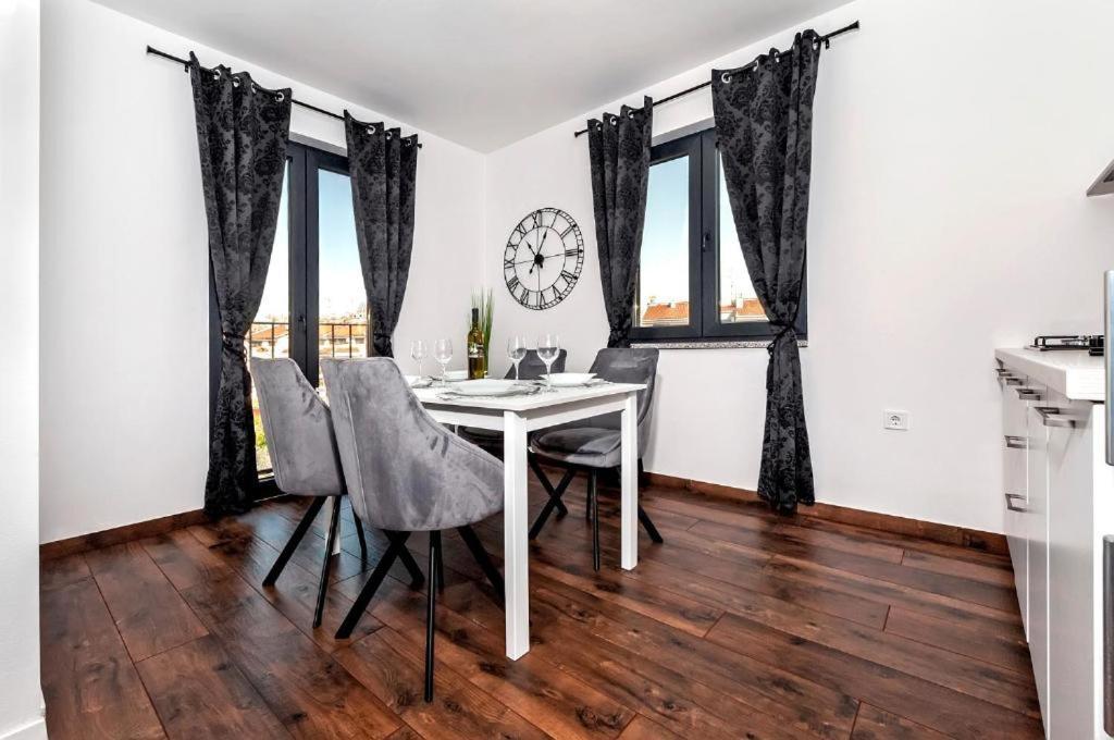 Deluxe A&a - 2 Apartment